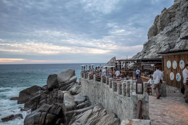 El Farallon - Market-Style Seafood restaurant in Cabo San Lucas, Los Cabos