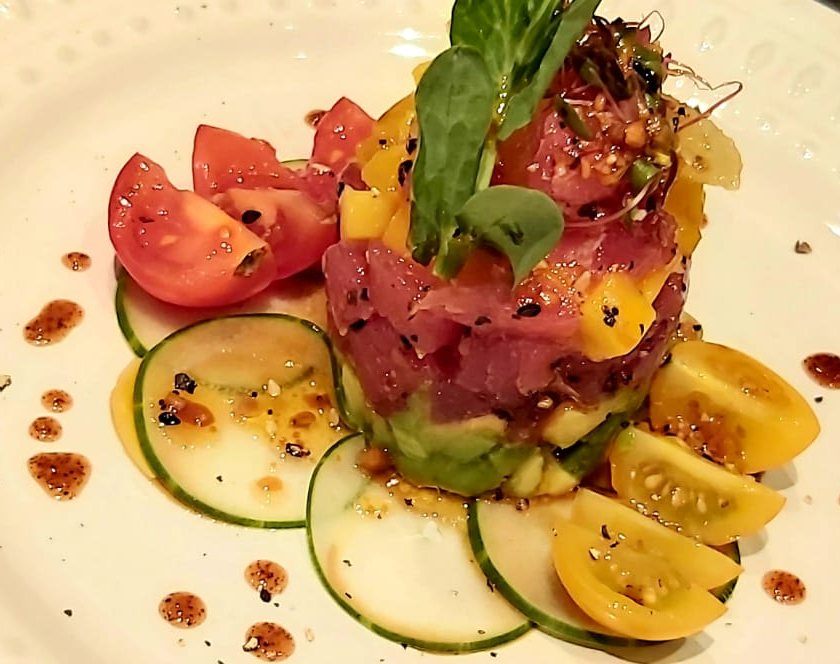 Seared tuna tartare tower with heirloom tomatoes — Luxury Surf & Turf