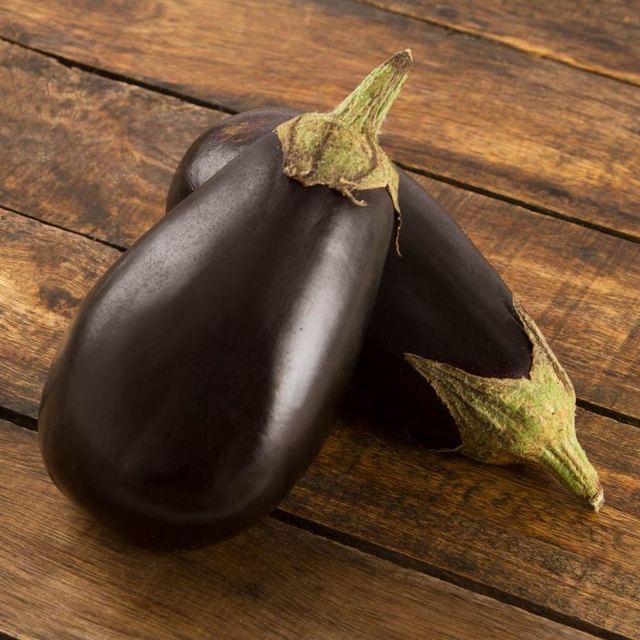 Eggplant 1 kg - grocery delivery to your Los Cabos villa